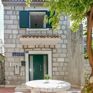 And Stone House Apartament Split